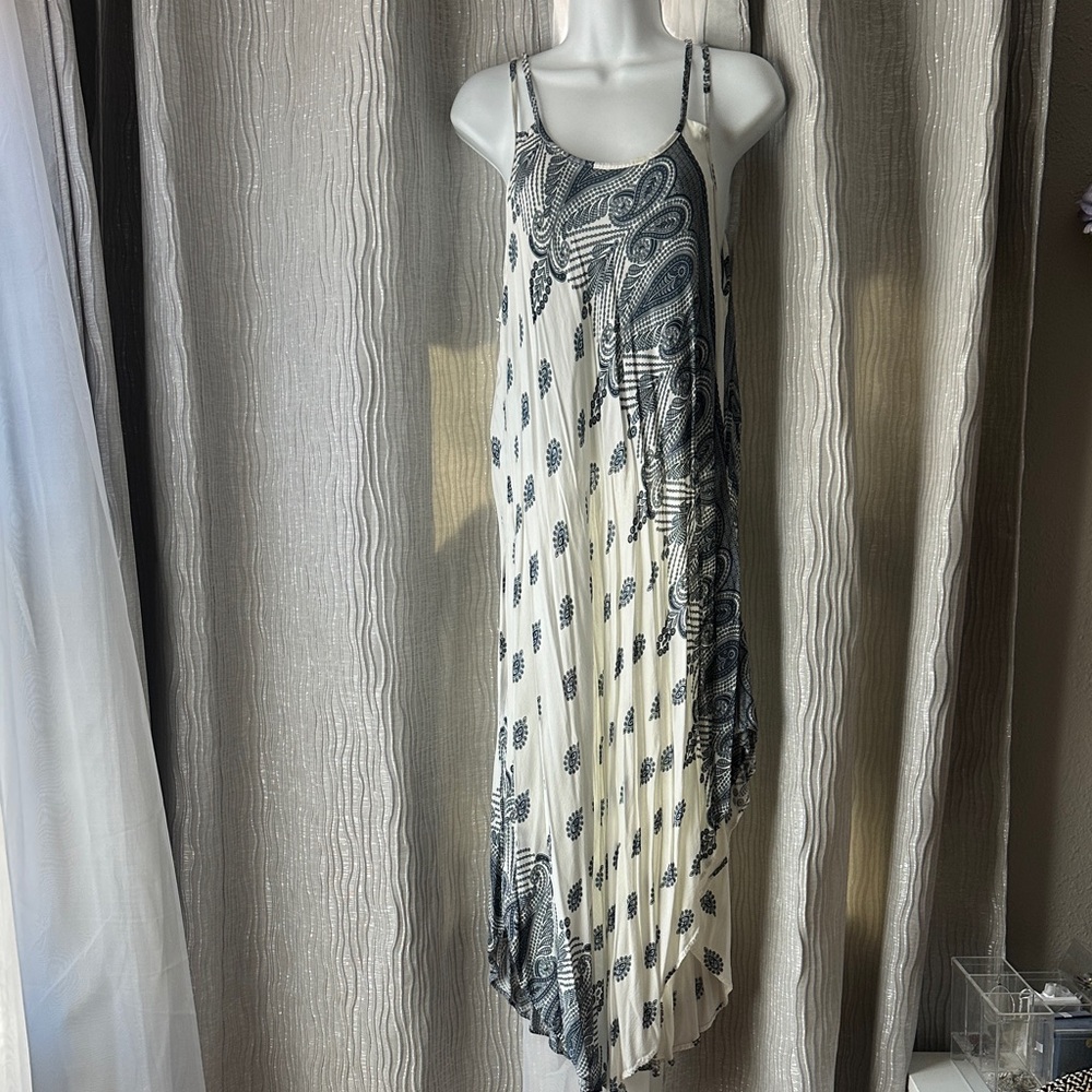 Source Unknown Black and White Asymmetrical Dress